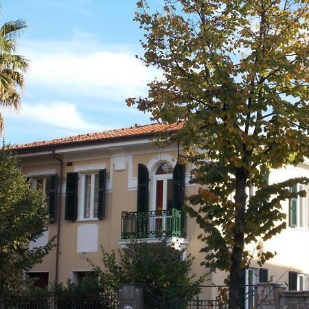 B&B Rossana Carrara Bagian luar foto