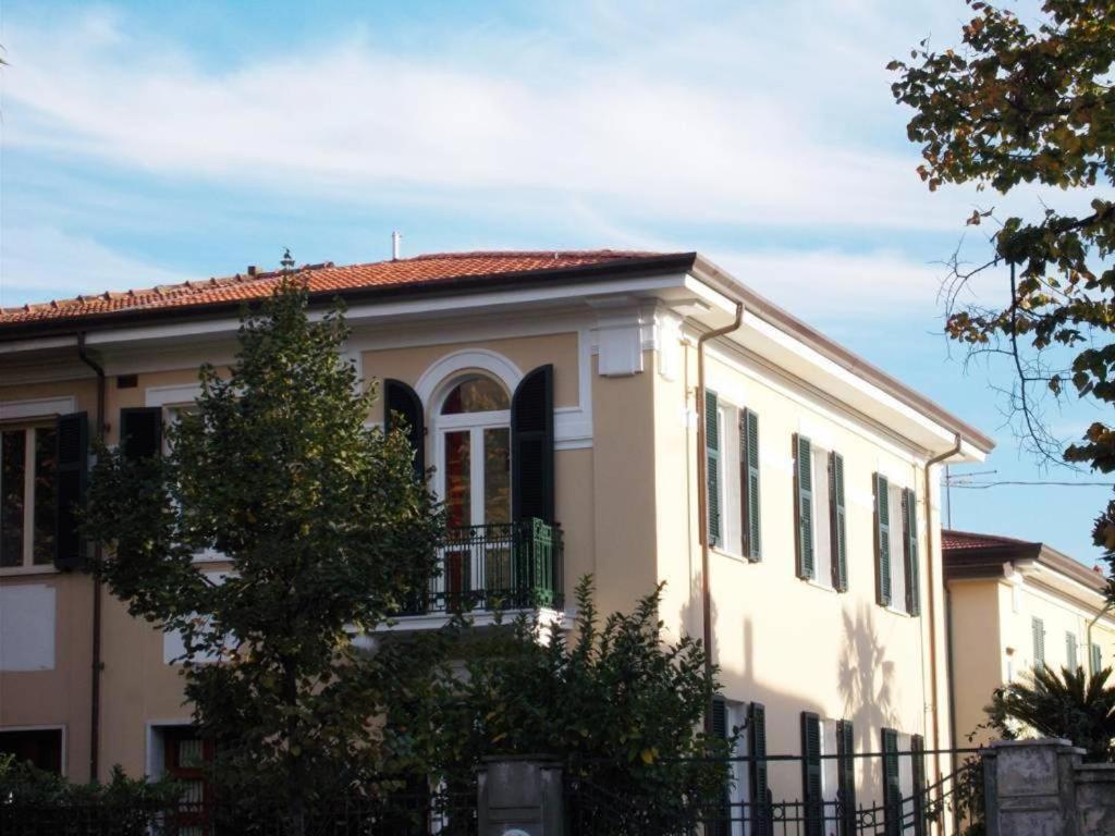 B&B Rossana Carrara Bagian luar foto