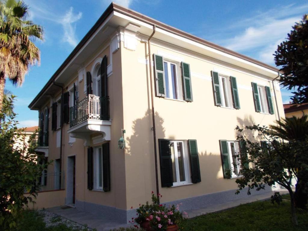 B&B Rossana Carrara Bagian luar foto